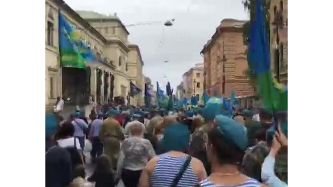 Десантники Петербурга без ЧП отпраздновали День ВДВ