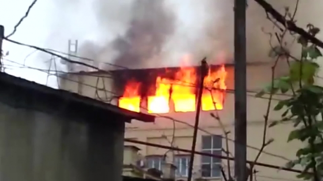 Появилось видео пожара на Сочинском хлебозаводе