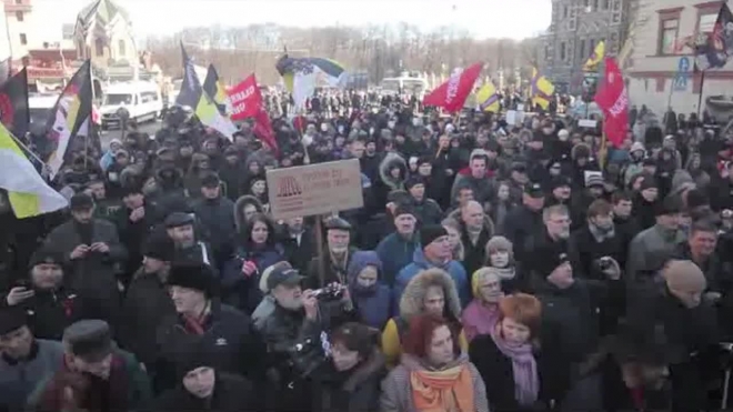 Митинг на Конюшенной превратился в поэтический вечер