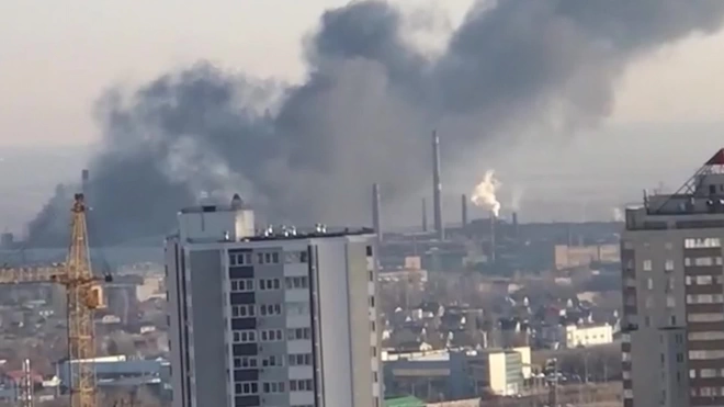 В Волгограде загорелся цех на территории завода "Красный Октябрь"