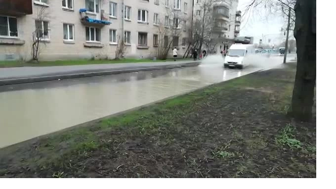 В Пушкине прорвало трубу с холодной водой