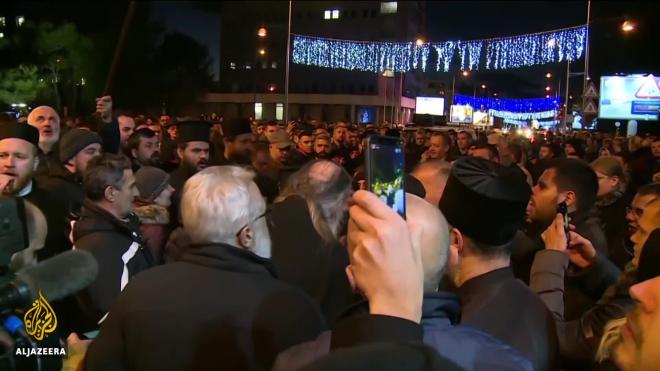 В Черногории возобновились массовые протесты верующих 