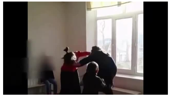 Видео: в Дагестане подрались заведующая и сотрудница детского сада