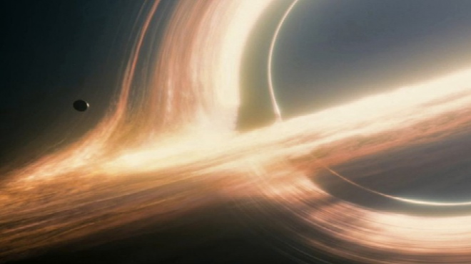 "Интерстеллар" (Interstellar): фильм с Мэттью МакКонахи и Энн Хэтэуэй в главных ролях снова лидирует в России с большим отрывом