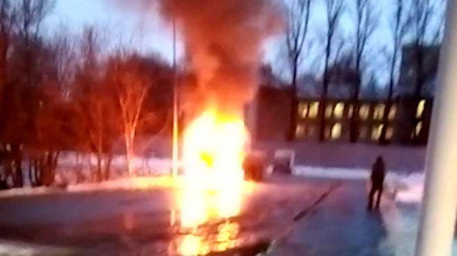 Видео: на Партизана Германа сгорел грузовик