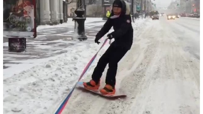 ГИБДД Петербурга объявило войну сноубордистам-зацеперам