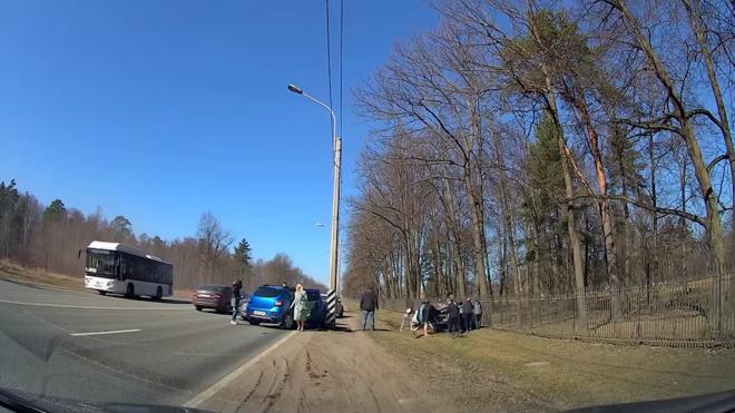 После ДТП на Петербургском шоссе, в котором зажало пешехода, возбудили уголовное дело