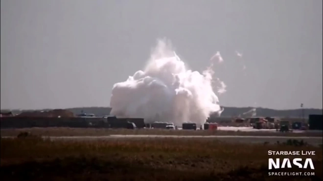 Взрыв на строящемся космодроме SpaceX попал на видео