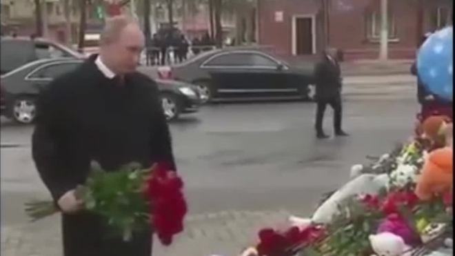 "Не плакать, а реветь хочется": Путин  приехал в Кемерово