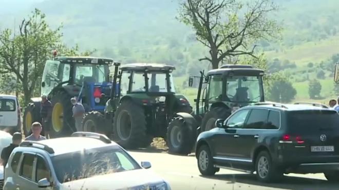 Молдавские фермеры заблокировали трассу под Кишиневом