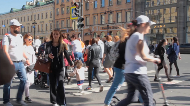 ВЦИОМ: большинство россиян одобряют желание подростков начать работать до 18 лет