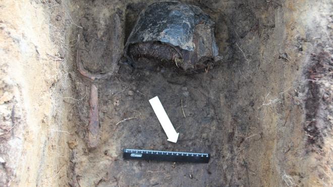 На Ямале нашли средневековое захоронение ребенка с котлом на голове