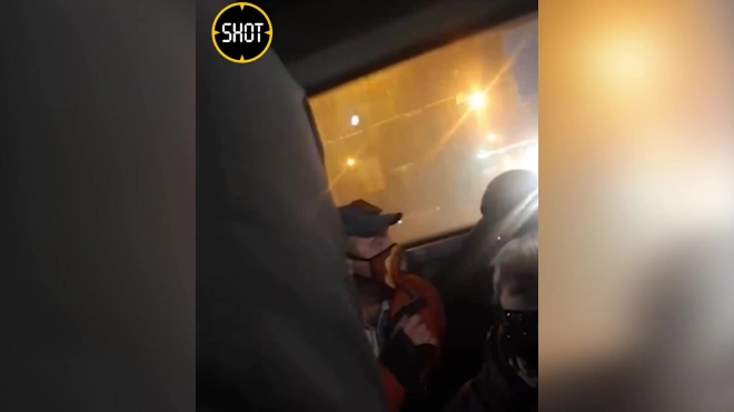 В Воронеже пассажиры выгнали из маршрутки мужчину из-за неправильно надетой маски