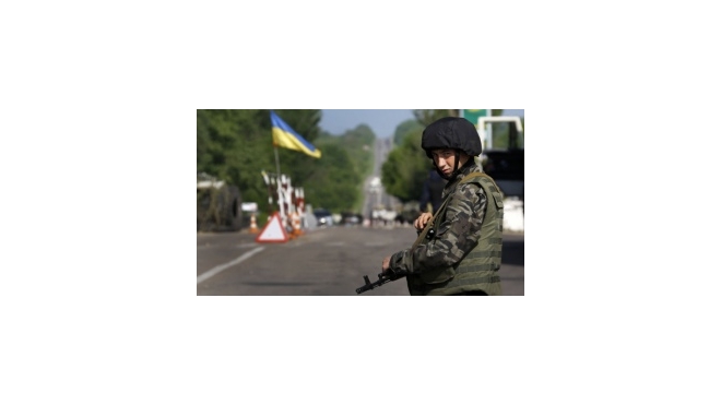 Новости Новороссии: под Донецком уничтожена колонна украинской военной техники, ВСУ усиливают оборону