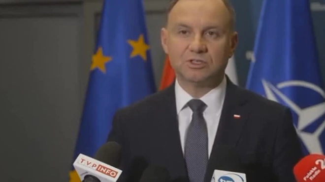 Президент Польши разошелся с МИД в определении принадлежности упавших ракет
