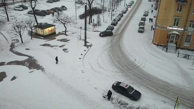 В Петербурге "желтый" уровень опасности из-за снегопада