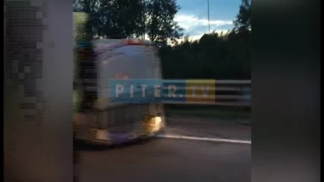 ДТП на Новоприозёрском шоссе: из-за перевернувшейся "Газели" собралась километровая пробка