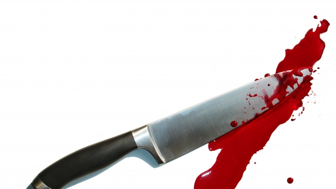 Пьяный 64-летний пенсионер ткнул ножом в сердце инспектора ДПС