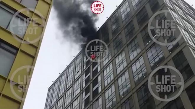 В Москве загорелся бизнес-центр "Савеловский Сити"