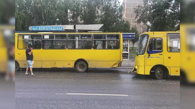 В Екатеринбурге столкнулись два автобуса