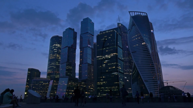 С башни "Москва-Сити" упала часть конструкций