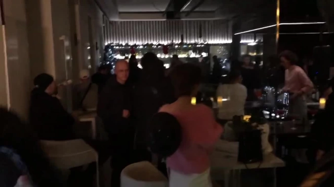 Минувшей ночью полиция Петербурга проверила 10 баров в Центральном районе