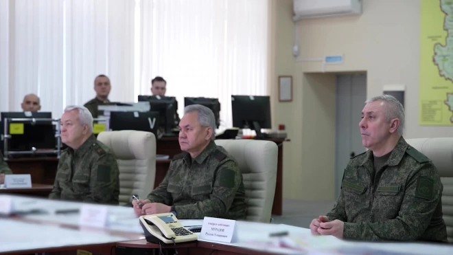 Шойгу проинспектировал штаб группировки войск "Восток" в зоне СВО
