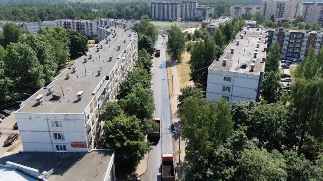 Видео: как ремонтируют одну из главных улиц Выборга