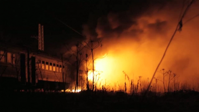 Пожар в поезде Петербург-Ивангород: пассажиры прыгали из горящего вагона