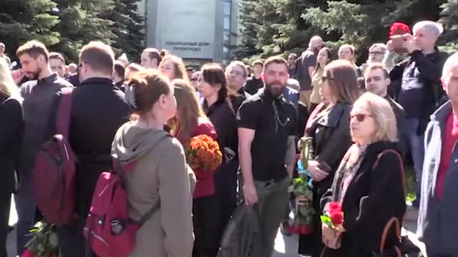 На Троекуровском кладбище началось прощание с Сергеем Доренко