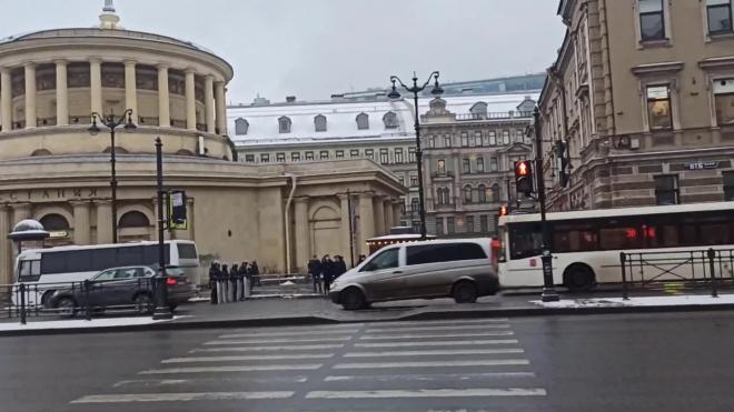 В Петербурге закрыли несколько станций метрополитена 