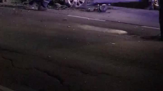 В ночной аварии в Ленобласти погибли три человека 