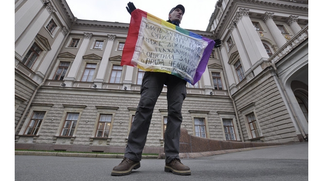 Депутаты Петербурга кончат на геях