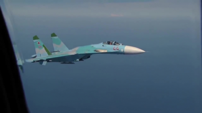 Видео "непрофессионального" перехвата самолета США российским Су-27
