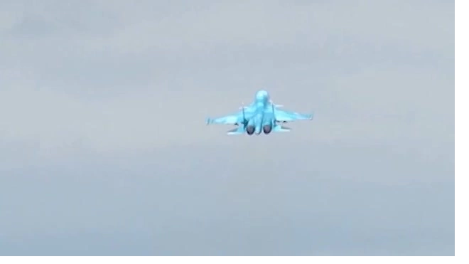 Минобороны показало кадры ударов Су-34 по объектам ВСУ
