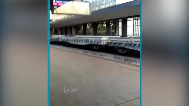 Поезд серьезно повредил платформу станции на западе Москвы