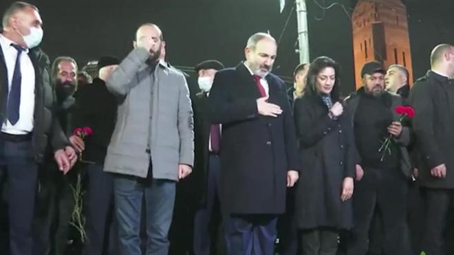 В Ереване завершилось шествие сторонников Пашиняна