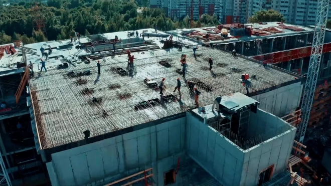 В Петербурге ежегодно строят более 3 млн "квадратов" жилья