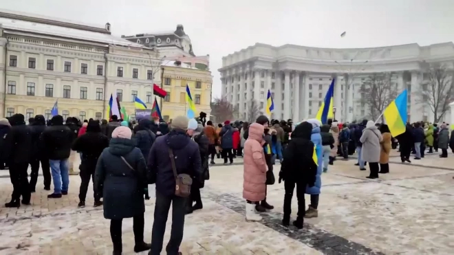 Украинцы вышли на митинг против капитуляции из-за переговоров России и США
