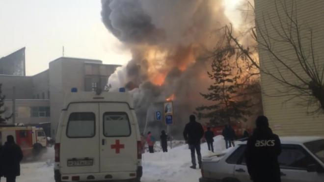 В Горно-Алтайске более ста человек эвакуировали из горящей вечерней школы