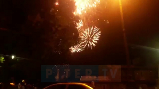 Видео: в Петербурге прогремел салют в честь 155-летия ЗВО