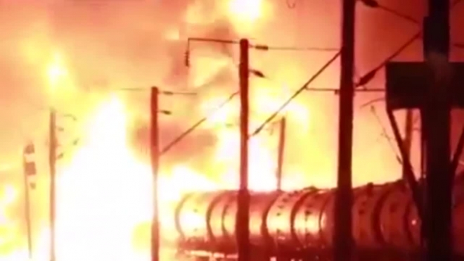 Пожар в Кирове: на сутки задержаны петербургские поезда, МЧС устраняет последствия ЧП 
