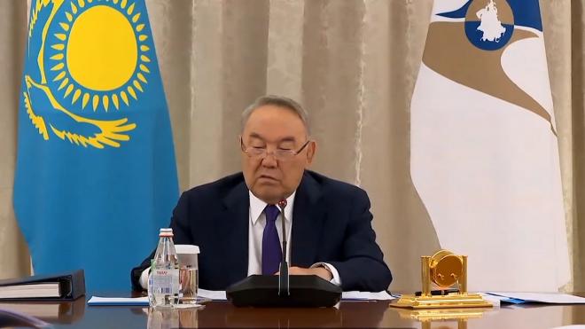 Назарбаев отметил роль России в борьбе с пандемией коронавируса