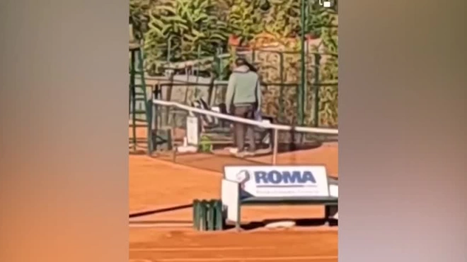 Жестокое избиение теннисистки собственным отцом в Сербии попало на видео