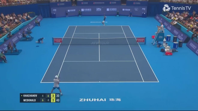 Хачанов вышел в полуфинал турнира в Китае