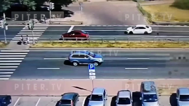 Появилось видео наезда автомобиля на школьницу на Приморском шоссе