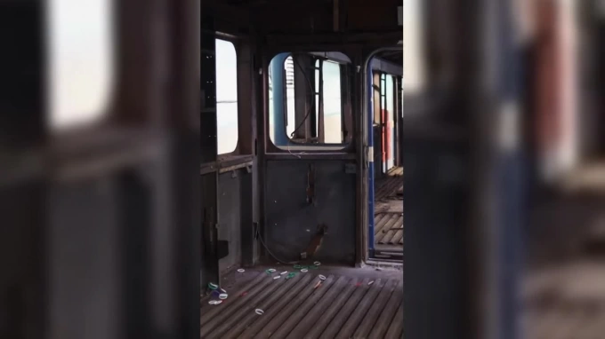 Комтранс Петербурга показал, как утилизируют старые вагоны метрополитена
