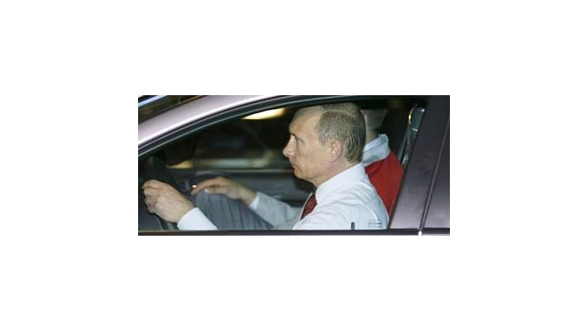 Путин снял пиджак и прокатился по ЗСД на мерсе