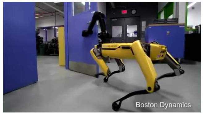 BostonDynamics: Вежливый робот научился открывать дверь