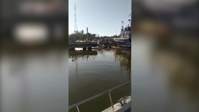 У берегов Калининградской области частично затонул траулер